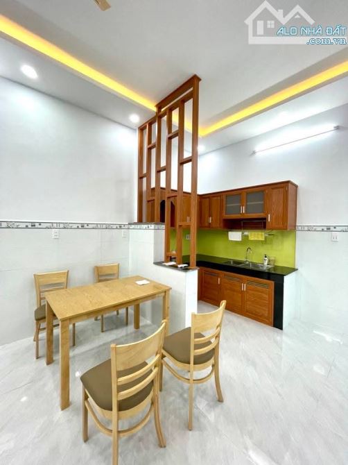 CÁCH MẠNG THÁNG TÁM - P5 TÂN BÌNH - 4 TẦNG BTCT - 1