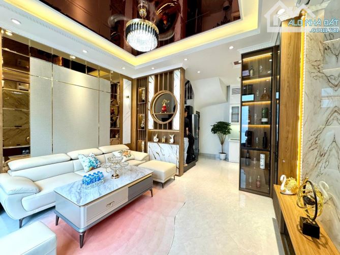 Hoa Hậu Phố Trung Kính- Diện Tích 35m2x5T- Gần Phố - Full Nội Thất - Giá 7.98 Tỷ - 1