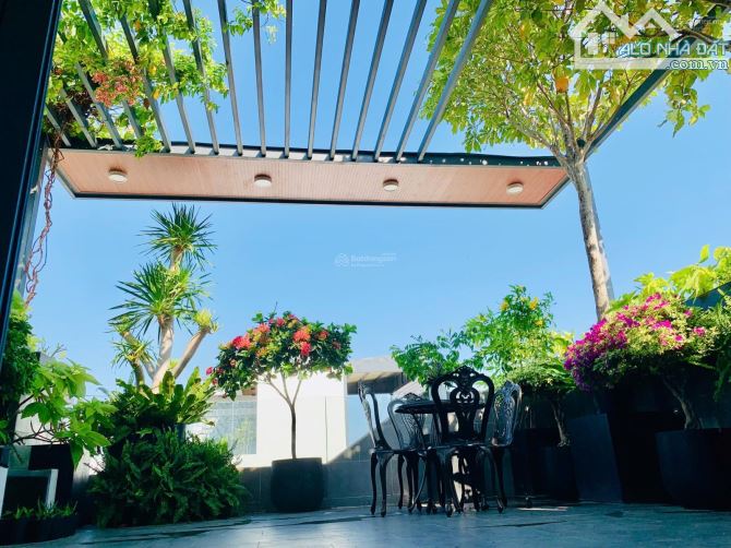 Bán gấp nhà hẻm VIP 8m Sư Vạn Hạnh, P12, Q10 - DT 4x14m, KC: 4 Tầng. Ngay Vạn Hạnh mall - 1