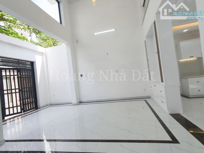 Biệt thự mini Lê Văn Lương, 8x11m, 5 tầng, 7.2 tỷ - 1
