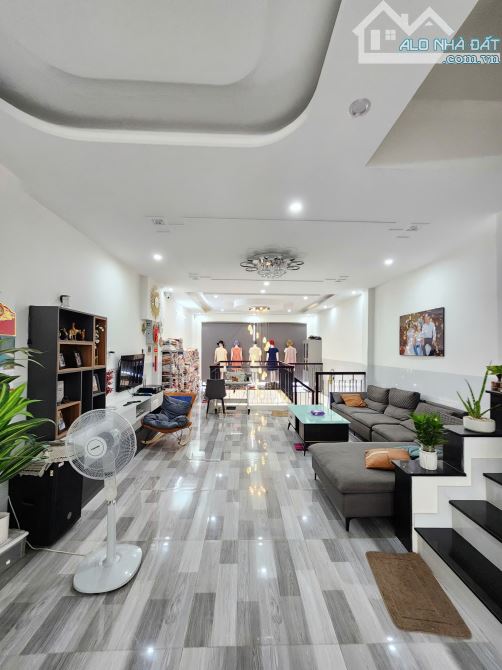 6Tỷ100__110m2 (5x22)__Nhà Mặt Tiền Kinh Doanh__KDC gần vòng xoay An Phú 1,5Km__có nội thất - 1