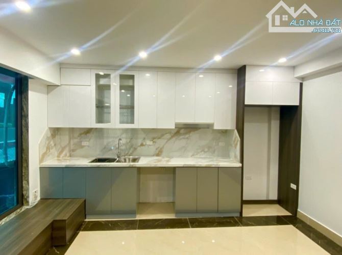 THANG MÁY, OTO phố Khương Đình - Thanh Xuân 40m2 x 7 tầng, mặt tiền 8m, chỉ 12.6 tỷ. - 1