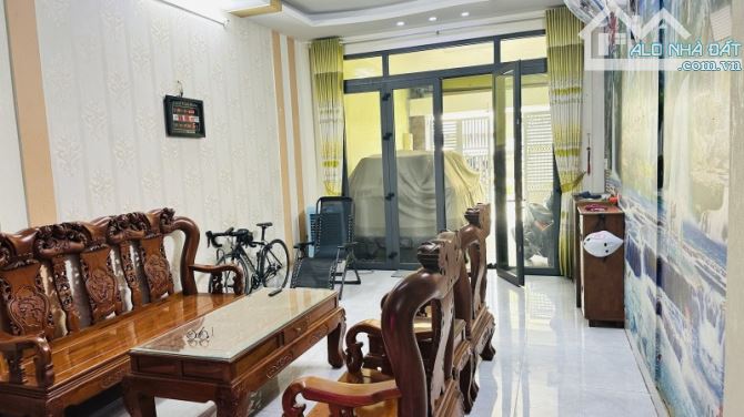 NHÀ ĐẸP 3 TẦNG, HẺM XE TẢI 8M THÔNG- TIỆN KD- SÁT CHỢ BÌNH THÀNH- 84M2(4x21)- CHỈ HƠN 6 TỶ - 1