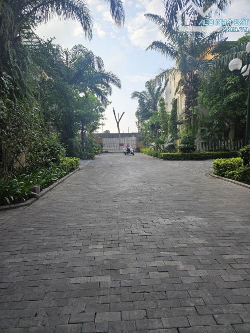 BIỆT THỰ 39 tỷ 148m KDT VIỆT HƯNG,LONG BIÊN HÀ NỘI - 1