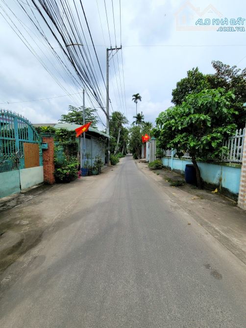 6Tỷ4__215m2 (6,15x35m)__Bán đất hẻm xe hơi, cách đường Bình Thung chỉ 50m__gần chợ Bình An - 1