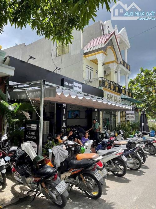 Bán Gấp Nhà Mặt Tiền KD VIP 8x25 Khu Tái Định Cư Big C Dĩ An - 1