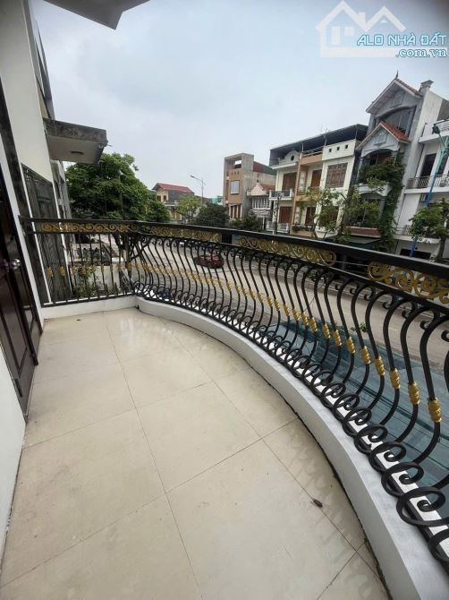 Bán căn nhà 3 tầng mặt đại lộ Trần Hưng Đạo, ph Ngọc Châu, TP HD, 63.5m2, 3 ngủ, KD tốt - 1