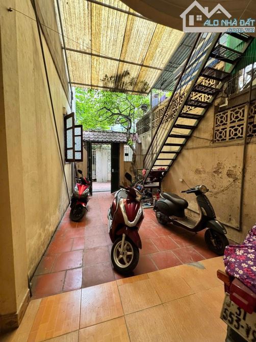 BÁN PHÁO ĐÀI LÁNG VỊ TRÍ ĐẸP XÂY CCMN DT 49m2 2 tầng mặt tiền 3.3m Giá 11.2 tỷ - 1