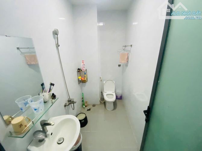 NHÀ ĐẸP LÊ VĂN THỊNH - Q2 - 125m2 - 3 TẦNG - HƠN 10 TỈ - 1