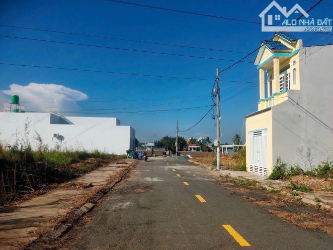 Bán nền đất gần chợ Rạch Kiến, Long Hoà, Cần Đước: 88m2 thổ cư mt đường nhựa - 1
