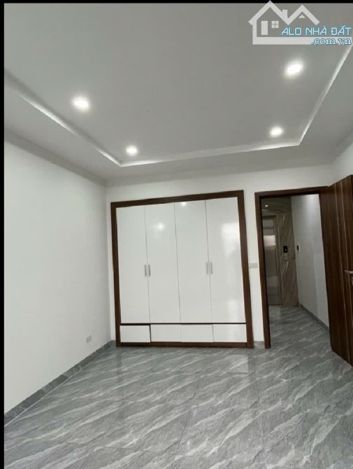 8.5 Tỷ/ 6 tầng thang máy/ 3.6 M tiền/ 1 nhà ra phố thạch Bàn - 12