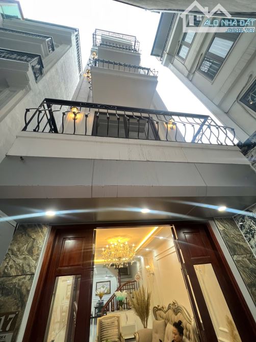 Nhà đẹp hiếm nội thất cao cấp ngõ Phố Đàm Quang Trung DT 46m2 . Giá 8.3 tỷ - 14