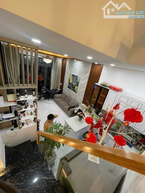 NHÀ 4 TẦNG-NGANG 4.5M-HXH-NỘI THẤT FULL-HẺM 58 TÔN THẤT THUYẾT-P18 QUẬN 4- SHR CHỈ 7.59 TL - 2