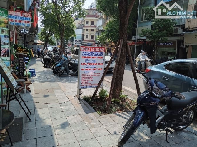 Bán nhà mặt phố Cầu Gỗ 305m2, mặt tiền 12m, giá 185 tỷ - 2