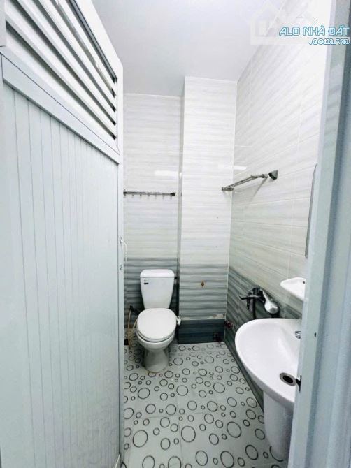 6ty3 33m2- 5Tầng ĐOÀN VĂN BƠ- HOÀNG DIỆU Q4 - 2
