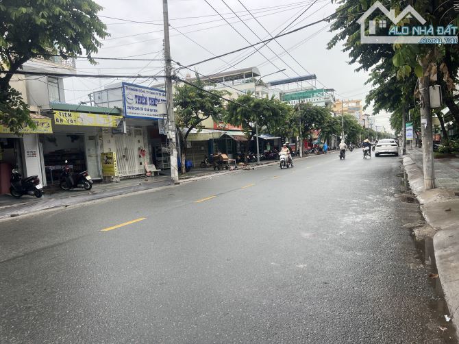 Bán nhà trệt 181 m2 mặt tiền đuờng Trần Hưng Đạo,cách ngã 4 giao Ly Thuong Kiet 50m,P5 MT - 2