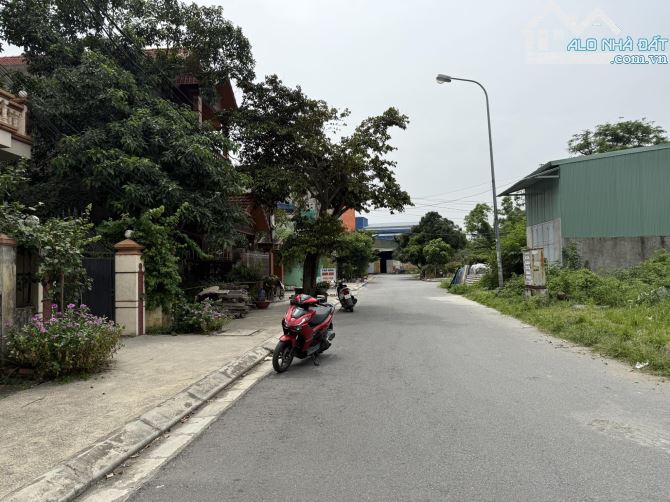 🍀🍀  Bán 100m2 đất khu phân lô An Trì, Hùng Vương- đường ô tô tránh nhau giá 3,x tỷ - 2