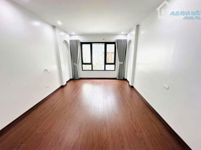 Ôtô đỗ cổng giá tốt Phụng Châu - Chương Mỹ. 33m2*4T. 3PN. Gần trường C1,C2. Giá 3.05tỷ - 2