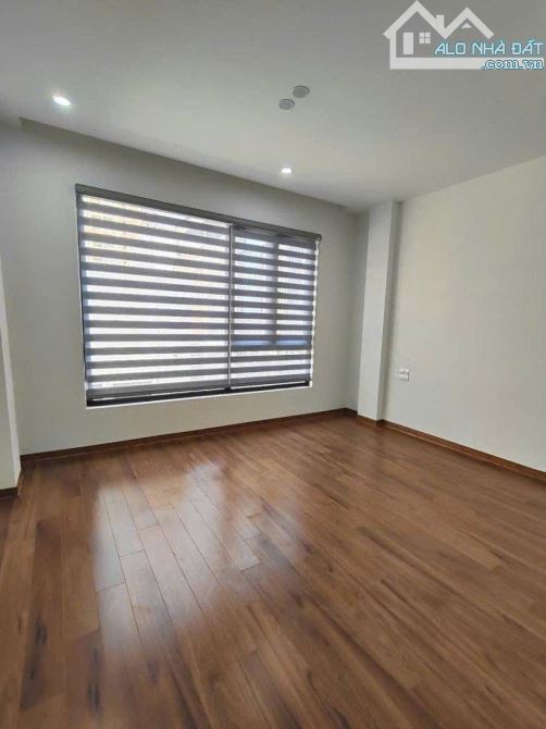 Nhà có sân riêng đỗ ô tô DT 3Tx60m, Về ở luôn. Gần chợ UBND xã. Gần KĐT Đô Nghĩa YN - 2