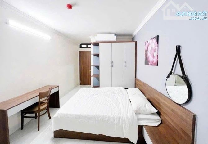Toà 7 tầng CCMN ngõ 445 Nguyễn Khang, dòng 170 Tr/tháng, 30 phòng, gần oto,110m2.Giá 31tỷ - 2