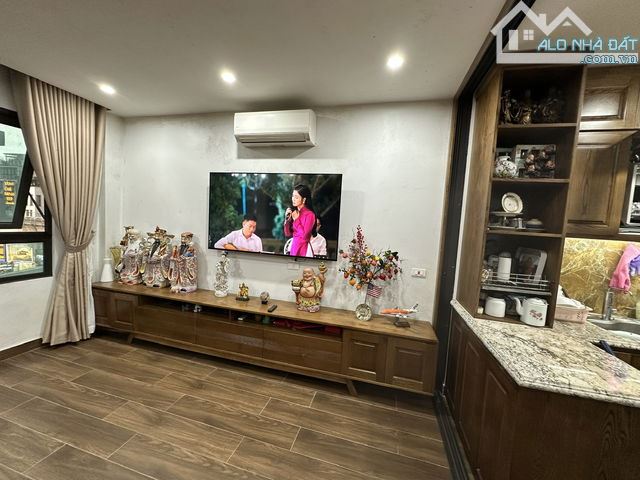 Bán nhà 7 tầng thang máy Cầu Giấy, 56m², gara ô tô, gần phố 10m, giá 25 tỷ, full nội thất - 2