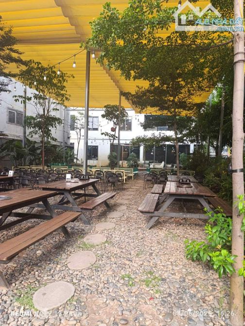 Bán gấp Biệt thự 1.112 m2 ở mặt phố Nguyễn Ngọc Vũ, Giá 170 tỷ;LH Phú Trần - 2