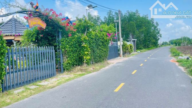 Bán lô đất đẹp - đường nguyễn Huệ-Phước Long Thọ,Long Đất - 490m2 sẵn 100m tc giá 1,55 tỷ - 2