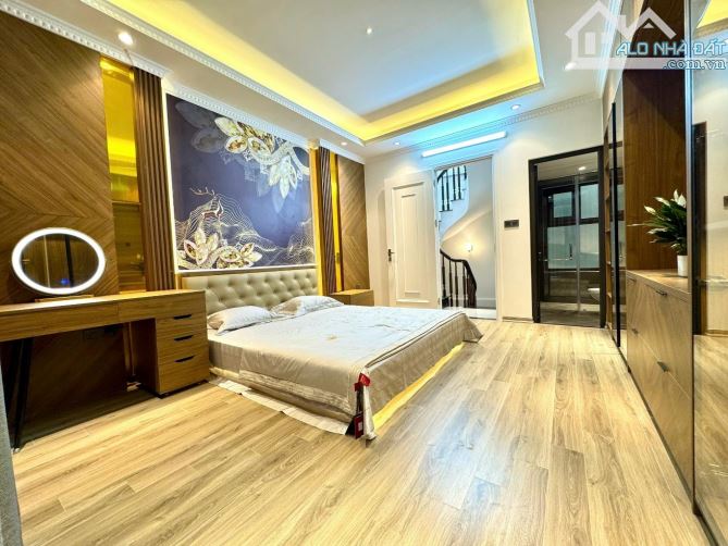 Hoa Hậu Phố Trung Kính- Diện Tích 35m2x5T- Gần Phố - Full Nội Thất - Giá 7.98 Tỷ - 2