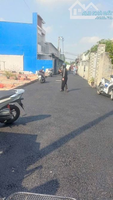 Bán lô đất gần chợ đầu mối 85m2- giá chỉ 1 tỷ 650 triệu - gọi cho em xem đất - 2