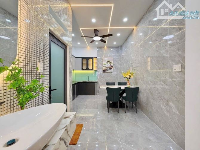 Với hơn 6 tỷ. a/c Có ngay nhà Phố Trạm, Long Biên 35m2 x 5T, 10m ra OTO - 2