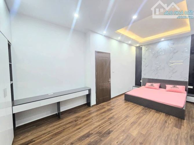 CẦN BÁN NHÀ KIM GIANG- NHÀ  ĐẸP VỀ Ở LUÔN - GẦN Ô TÔ - NGÕ THÔNG - TIỆN ÍCH BẠT NGÀN - 2