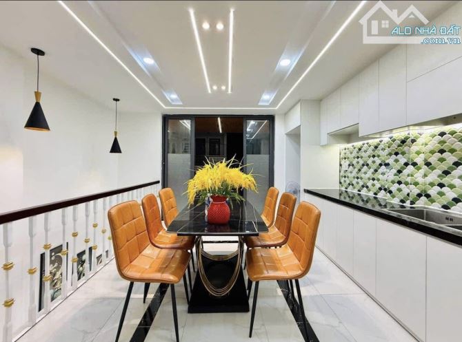 CHỦ NGỘP VỐN BÁN GẤP NHÀ NGUYỄN BIỂU,QUẬN 5-GIÁ:4,31TỶ/73,6m2(4,6x16m).ĐANG CHO THUÊ - 2