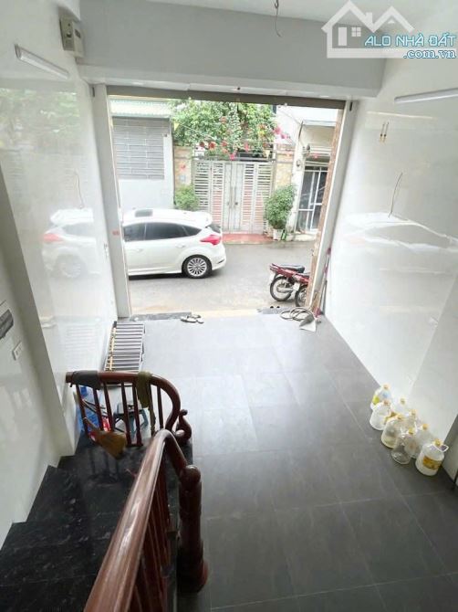 Bán nhà mặt đường Di Trạch,ba ô tô tránh,dân cư đông, kinh doanh  40m2 mặt tiền 4m hơn 8tỷ - 2