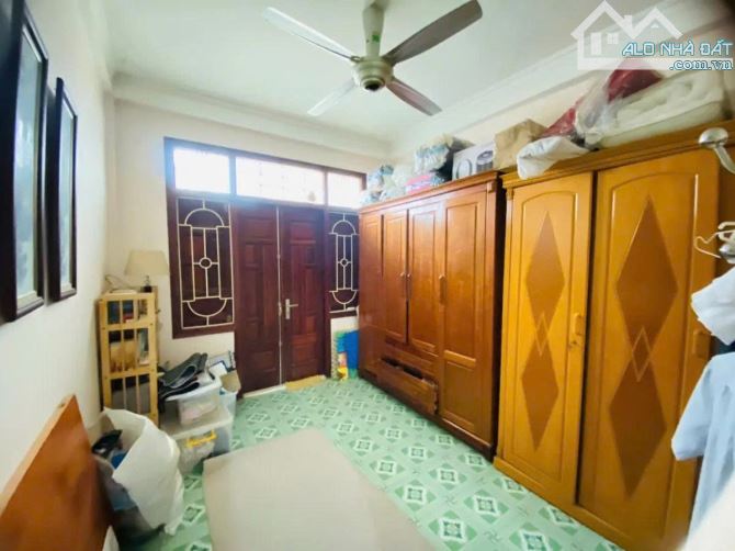Bán nhà Kim Giang, ngõ rộng, ô tô đỗ gần, kế bên KĐT mới Đại Kim  DT 41m, 5 tầng chào 9 tỷ - 2