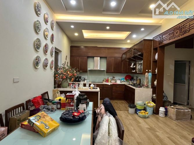 TRUNG TÂM CẦU GIẤY - BIỆT THỰ MINI DIỆN TÍCH RỘNG MẶT TIỀN KHỦNG - Giá chỉ 16.8 tỷ - 2