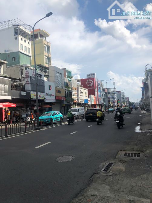 Mặt tiền Hoàng Văn Thụ-P4-Tân Bình. 4,4x24m 5 tầng có hẻm sau giá chỉ 32 tỷ thương lượng - 2
