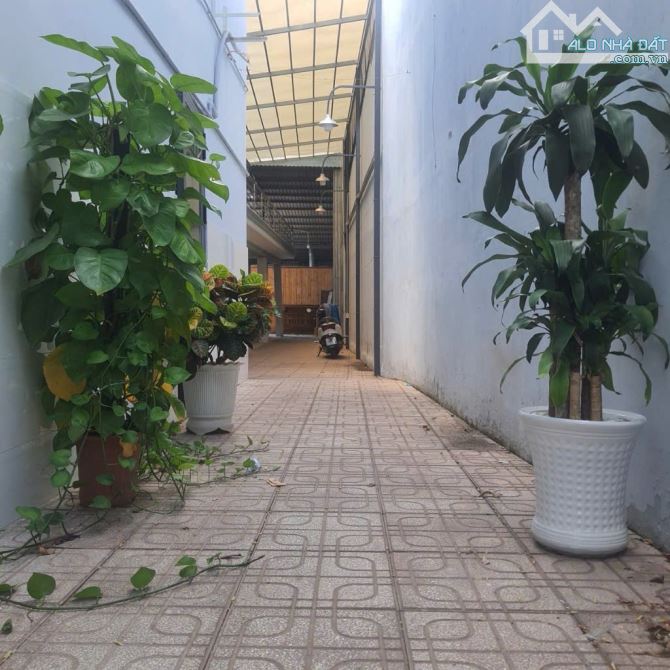 Bán Nhà 2 tầng mặt tiền đường HÀ HUY GIÁP phường THẠNH LỘC Q12,dt 300m²(6,8x30) giá 16 tỷ - 2