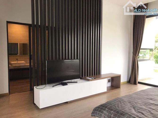 Bán Biệt Thự Mặt Tiền Lớn Bùi Tá Hán Khu Nam Việt Á Ven Sông Hàn. Giá 22.8 Tỷ Tốt - 2