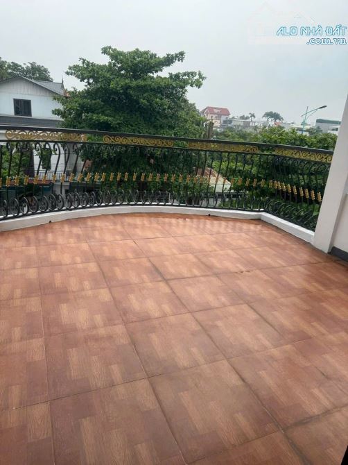 Bán căn nhà 3 tầng mặt đại lộ Trần Hưng Đạo, ph Ngọc Châu, TP HD, 63.5m2, 3 ngủ, KD tốt - 2