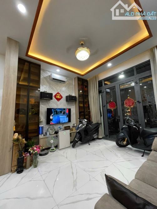 NHÀ 4 TẦNG-NGANG 4.5M-HXH-NỘI THẤT FULL-HẺM 58 TÔN THẤT THUYẾT-P18 QUẬN 4- SHR CHỈ 7.59 TL - 3