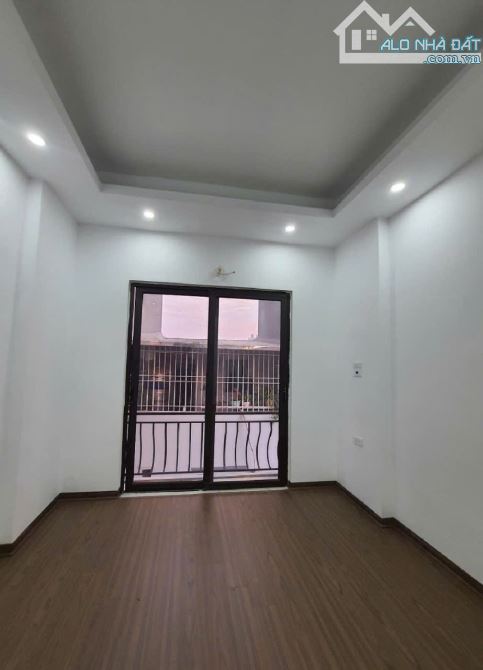 ĐẠI CÁT -BẮC TỪ LIÊM VIEW HỒ ,OTO 7 CHỖ ĐỖ CỬA 36 M 5 TẦNG 5,4 TỶ- Mt 3 , 5 m - 3