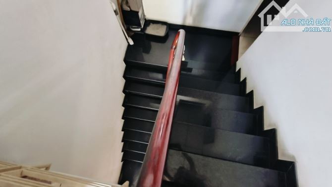 Gấp bán nhà Quận 9(cũ), gần Vincom Lê Văn Việt, giá 7.5 tỷ, 3 tầng, dt 70m2. - 3