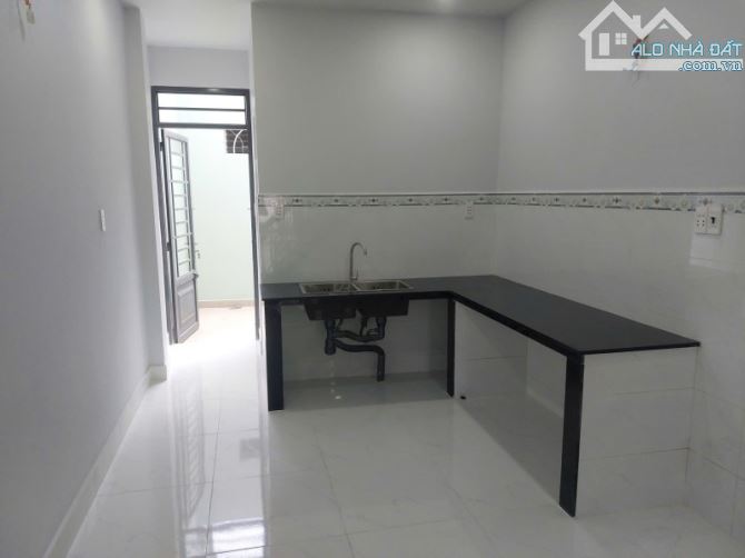 Bán nhà 1/ Song Hành  ,Trung chánh , Hóc Môn  DTx 60 m2 . Giá chỉ  3.6 tỷ (TL) - 3