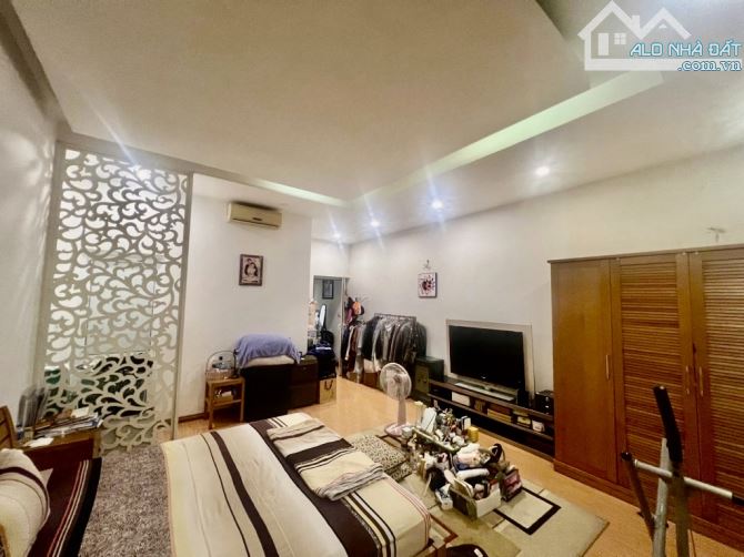 Bán Gấp Nhà Nguyễn Văn Cừ Siêu Hiếm 65m2-Mt 5m-hơn 11 tỷ-DÂN XÂY-FULL NỘI THẤT-NGÕ THÔNG - 3