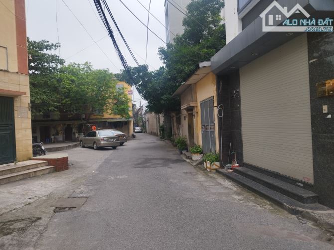 BÁN ĐẤT MẶT PHỐ KINH DOANH THẠCH BÀN, LONG BIÊN 114m, MẶT TIỀN 8.5 m, giá 17 tỷ. Gần AEON - 3