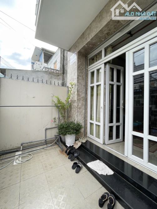 Chỉ 3,7 tỷ Bán Nhà 1 trệt 2 lầu ngay đường Cách Mạng Tháng 8 Chợ BH P Quang Vinh - 3
