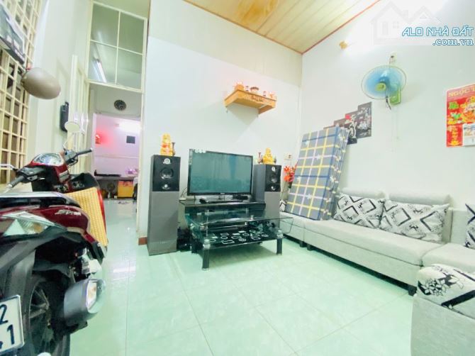 Bán nhà cấp 4 kiên cố đường kiệt Trưng Nữ Vương dễ đi giá rẻ - 3