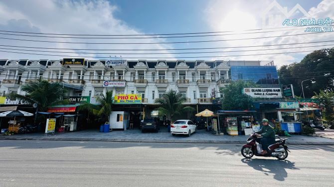 Nhà mặt tiền gần trung tâm y tế Dĩ An, Phường Tân Đông Hiệp, Tp Dĩ An. - 3