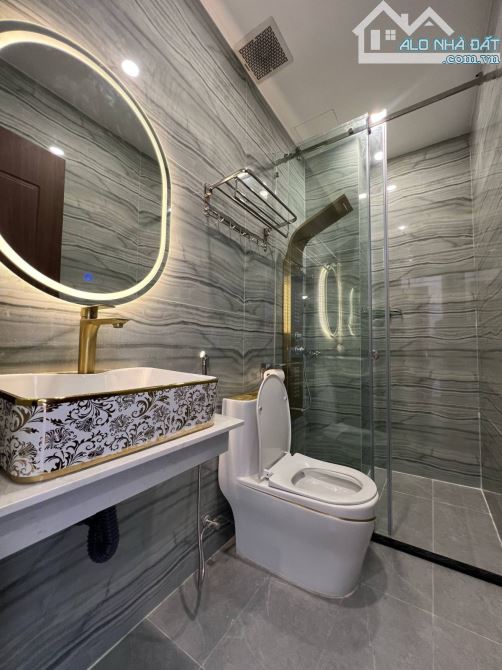 Quận 7 - Bán nhà Mặt tiền đường số - Quận 7 - 6 tầng - 80m2- Giá 17.8 tỷ - 3