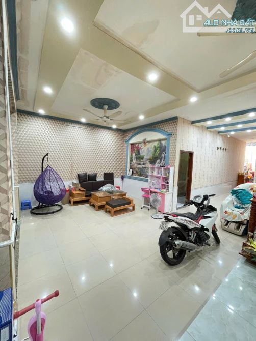 Bán Gấp Nhà Mặt Tiền KD VIP 8x25 Khu Tái Định Cư Big C Dĩ An - 3
